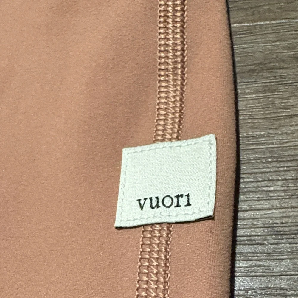 Vuori Daily Leggings & Sports Bra Set - Picture 2 of 5